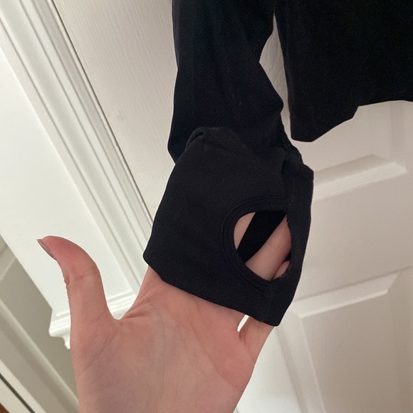 workout top - Picture 2 of 3